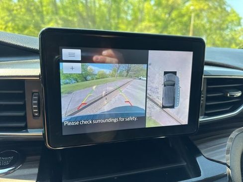 Used 2022 Ford Explorer Limited w/ Equipment Group 301A RWD image 19