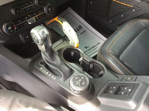 Used 2023 Ford Bronco Badlands image 13