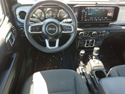 Used 2025 Jeep Wrangler Unlimited Sahara w/ Safety Group AWD/4WD image 11