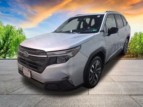 Used 2025 Subaru Forester Touring image 8
