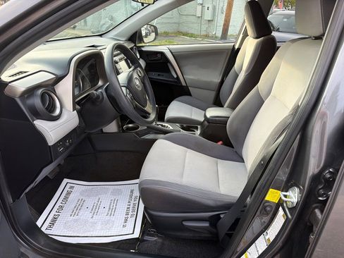 Used 2013 Toyota RAV4 XLE image 18