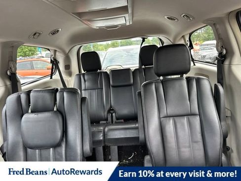Used 2013 Chrysler Town & Country Touring FWD image 10