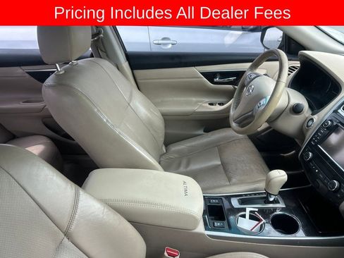 Used 2013 Nissan Altima 2.5 SL w/ Technology Pkg FWD image 3