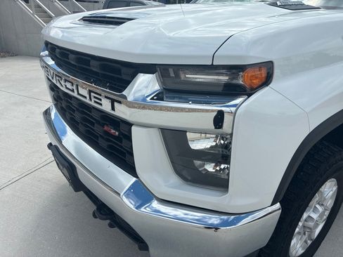 Used 2020 Chevrolet Silverado 2500 LT w/ Z71 Off-Road Package AWD/4WD image 10