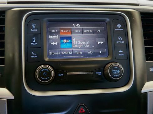 Used 2024 RAM 1500 Classic SLT image 9