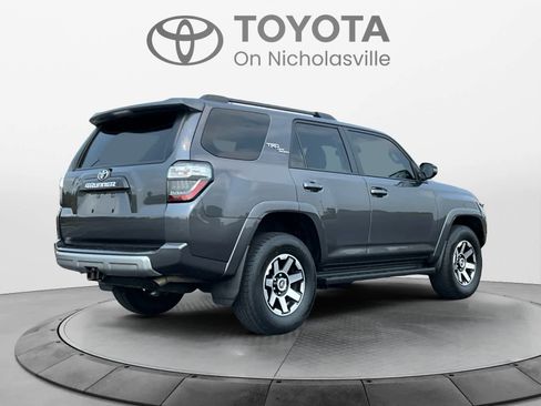 Used 2022 Toyota 4Runner TRD Off-Road Premium w/ Moonroof Package AWD/4WD image 5