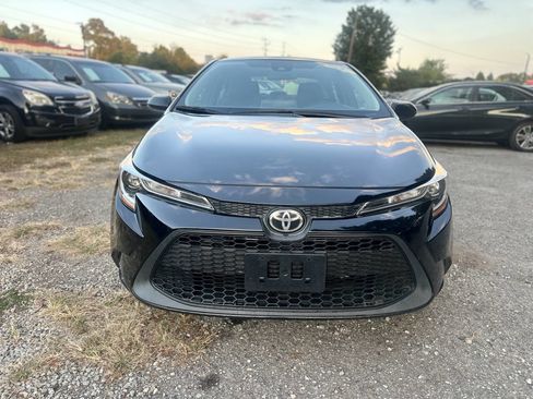 Used 2021 Toyota Corolla LE image 2