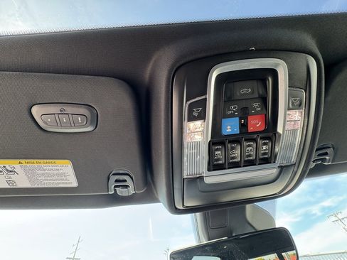 Used 2025 RAM 1500 Laramie image 25