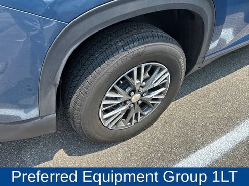 Used 2024 Chevrolet Traverse LT w/ Trailering Package FWD image 5