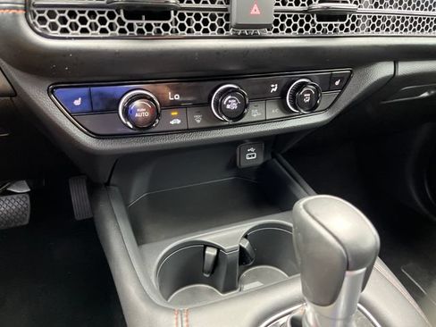 Certified 2025 Honda HR-V Sport image 35