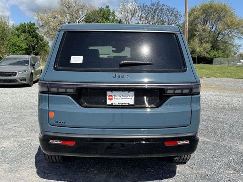 New 2026 Jeep Grand Wagoneer Limited AWD/4WD image 3