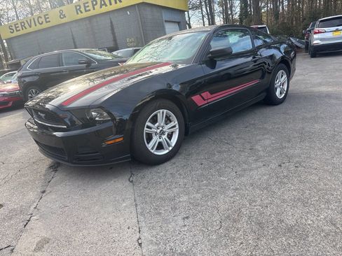 Used 2014 Ford Mustang Coupe image 2