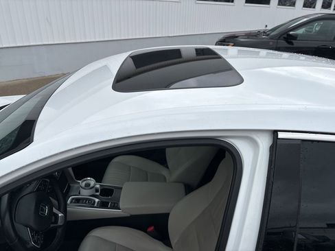 Used 2021 Honda Accord Touring image 3