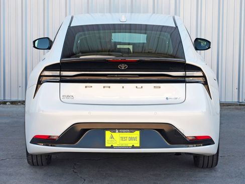 Used 2025 Toyota Prius Plug-In Hybrid XSE image 48