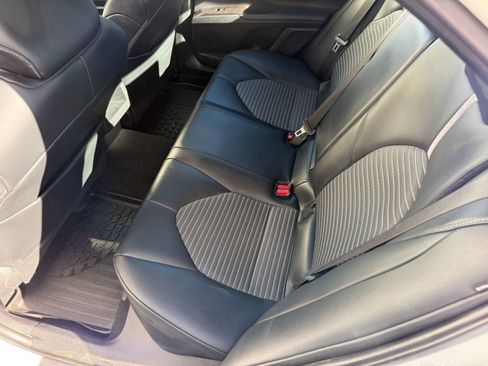 Used 2021 Toyota Camry SE w/ Cold Weather Package image 13