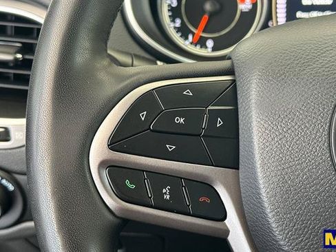 Used 2021 Jeep Cherokee Latitude Lux FWD image 31