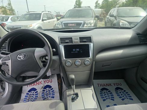 Used 2010 Toyota Camry LE FWD image 20