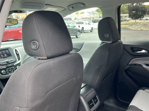 Used 2023 Chevrolet Equinox LT image 32