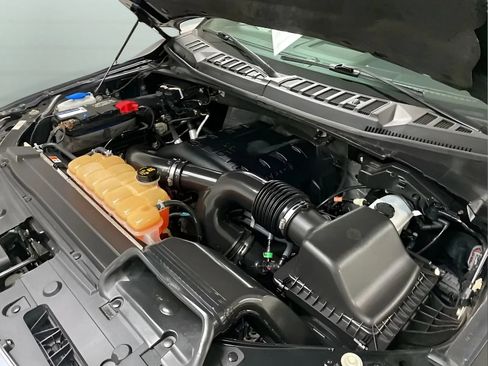 Used 2016 Ford F150 XLT w/ Equipment Group 302A Luxury AWD/4WD image 17