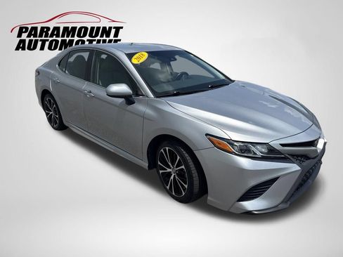 Used 2018 Toyota Camry SE FWD image 3