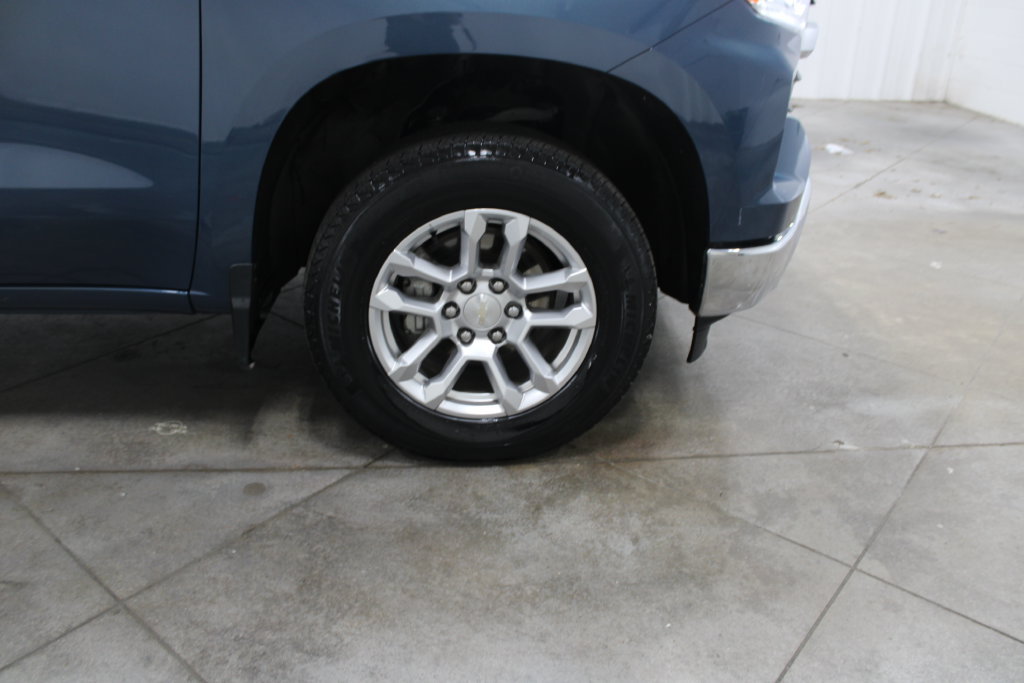 Used 2024 Chevrolet Silverado 1500 LT AWD/4WD image 18