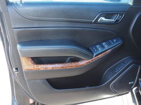 Used 2017 Chevrolet Suburban Premier image 11