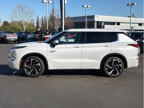 Used 2023 Mitsubishi Outlander SEL image 9