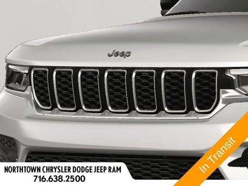 Certified 2025 Jeep Grand Cherokee Laredo X w/ Luxury Tech Group I AWD/4WD image 15