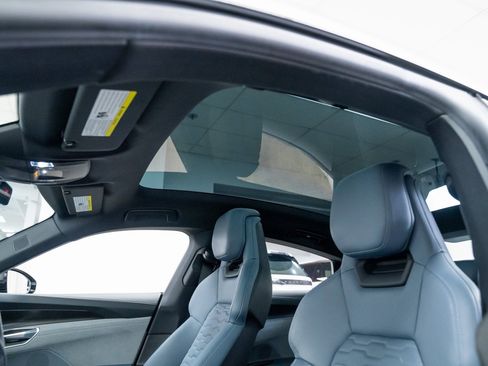 Used 2022 Audi e-tron GT Prestige w/ Prestige Package image 17