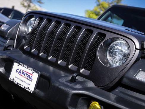 Used 2019 Jeep Wrangler Unlimited Sport S AWD/4WD image 17