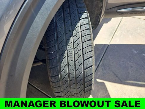 Used 2022 Ford Explorer XLT w/ Equipment Group 202A AWD/4WD image 26