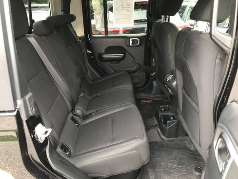 Used 2020 Jeep Gladiator Sport AWD/4WD image 23