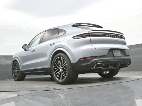 New 2026 Porsche Cayenne E-Hybrid Coupe image 32