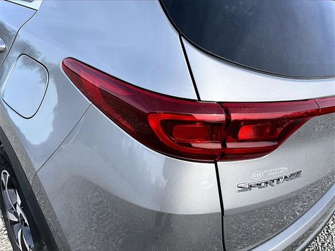 Used 2022 Kia Sportage LX image 27