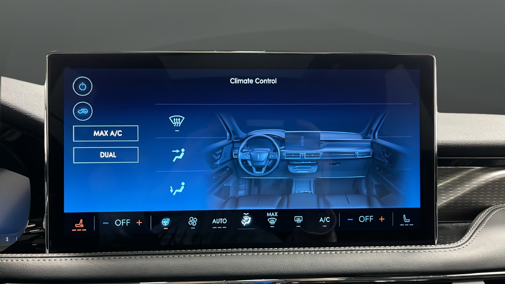 Used 2025 Lincoln Corsair Reserve AWD/4WD image 18
