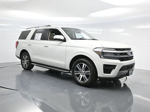 Used 2022 Ford Expedition XLT image 45