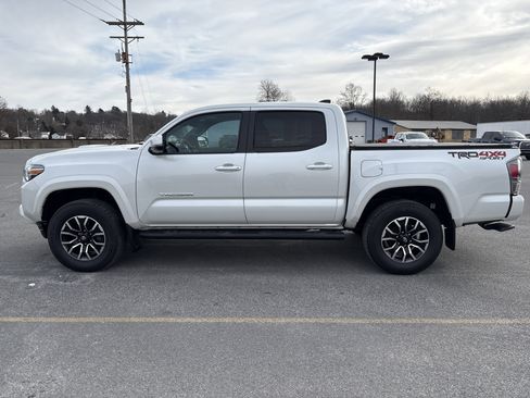 Used 2023 Toyota Tacoma TRD Sport image 7