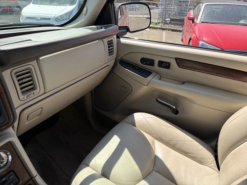 Used 2003 Cadillac Escalade AWD image 25