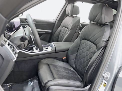 Used 2026 BMW X5 xDrive40i w/ M Sport Package AWD/4WD image 29
