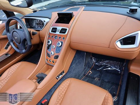 Used 2016 Aston Martin Vanquish Volante RWD image 19