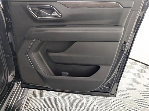 Used 2021 Chevrolet Suburban LS image 31