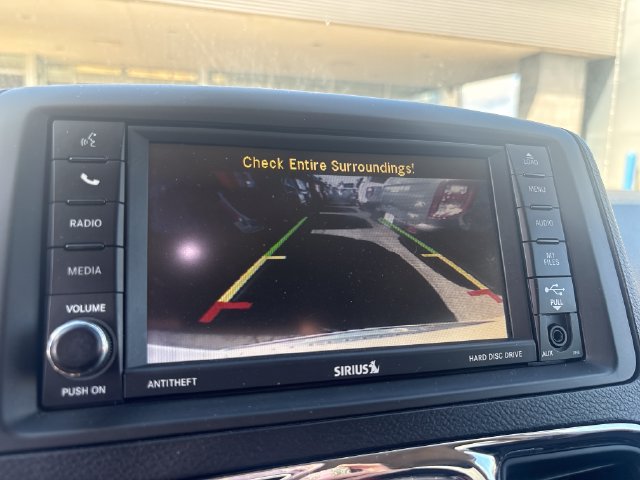 Used 2016 Chrysler Town & Country Limited FWD image 25