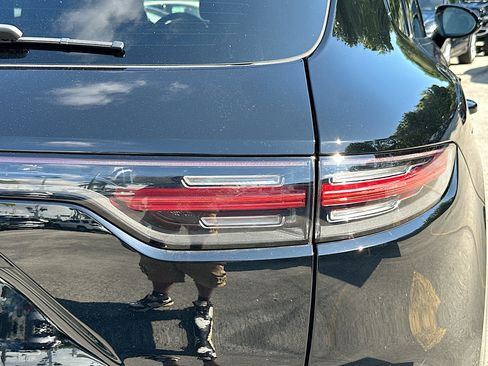 Used 2022 Porsche Cayenne image 33