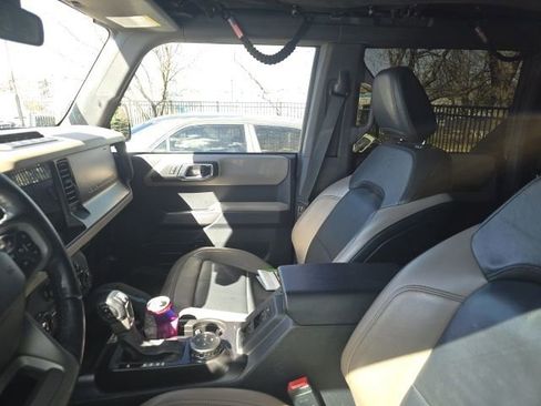 Used 2022 Ford Bronco Wildtrak image 5