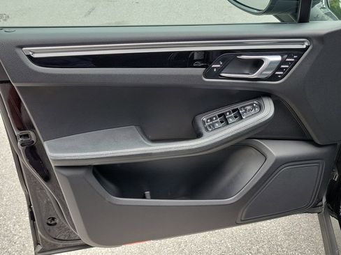 Certified 2018 Porsche Macan AWD/4WD image 24