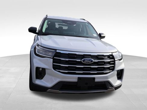 Used 2025 Ford Explorer Active w/ Active Comfort Package AWD/4WD image 9
