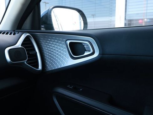 Used 2021 Kia Soul LX image 22