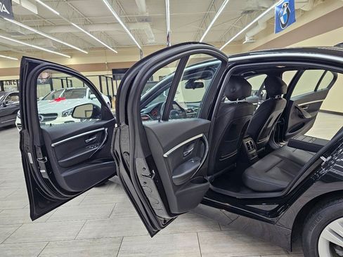 Used 2018 BMW 330i Sedan w/ Convenience Package RWD image 16