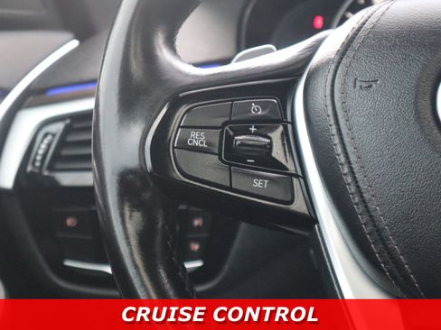 Used 2018 BMW 530i w/ Premium Package image 15
