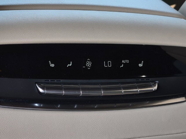 Used 2021 Cadillac Escalade Premium Luxury w/ Performance Package RWD image 26